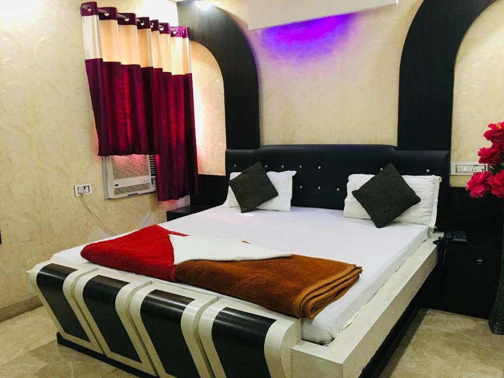 Hotel Natraj Sasarām Екстериор снимка