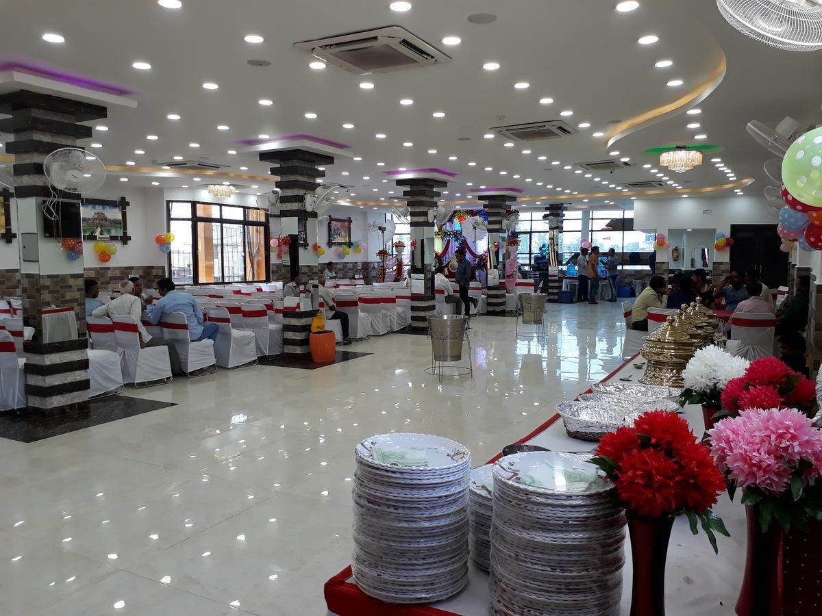 Hotel Natraj Sasarām Екстериор снимка