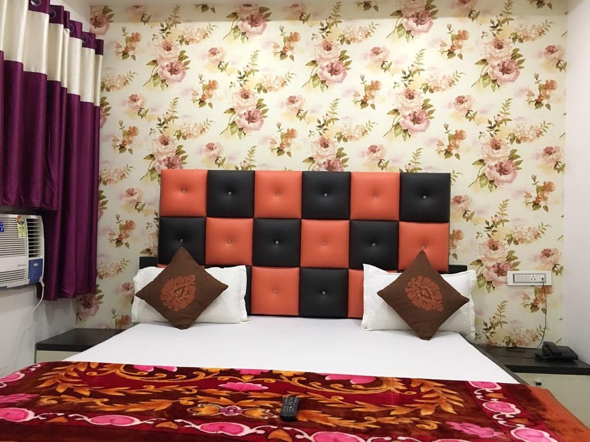 Hotel Natraj Sasarām Екстериор снимка