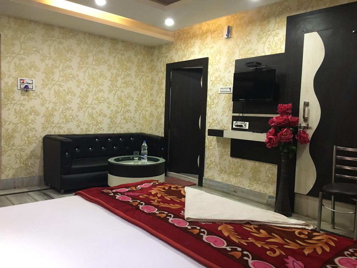 Hotel Natraj Sasarām Екстериор снимка