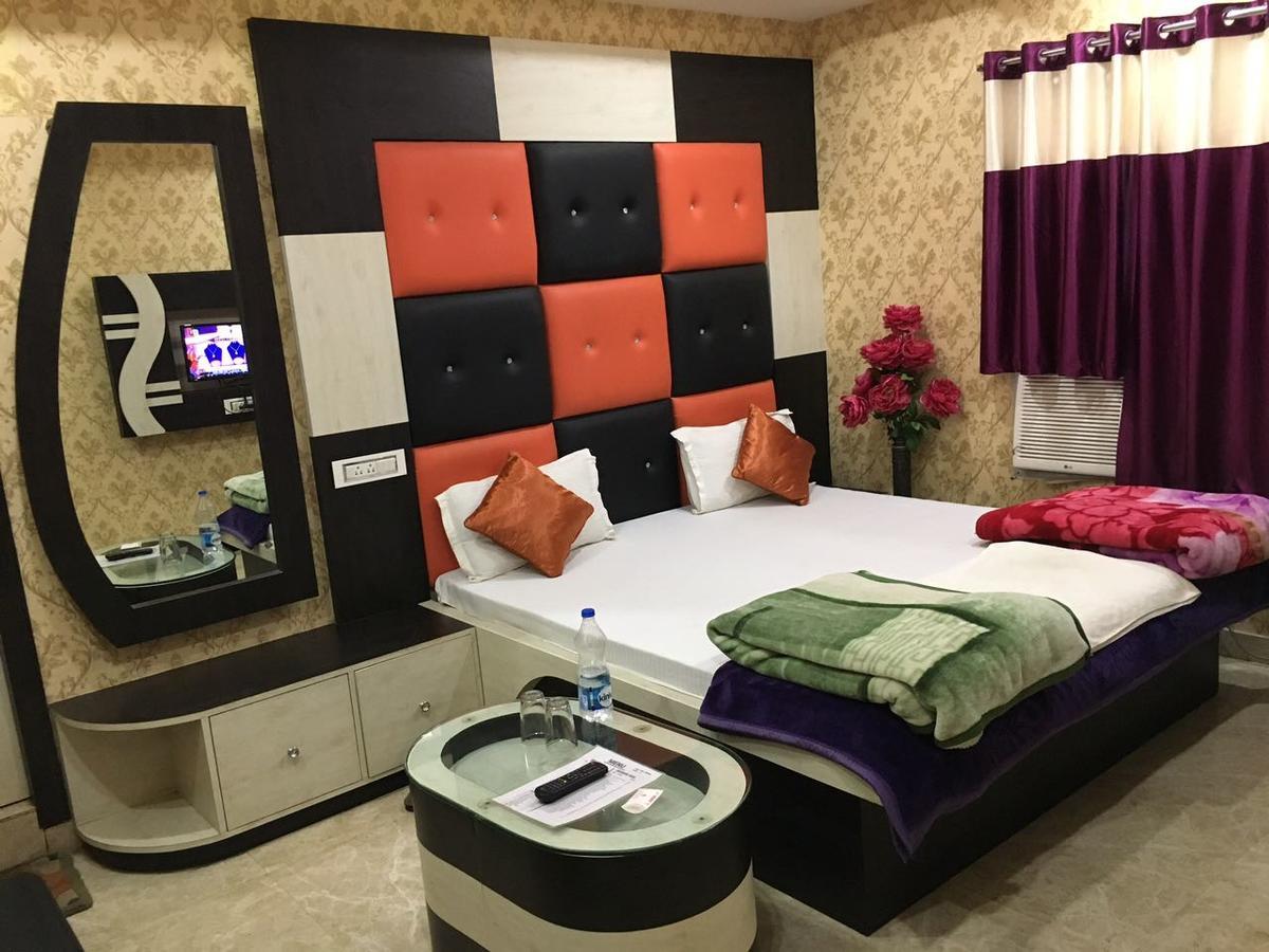 Hotel Natraj Sasarām Екстериор снимка