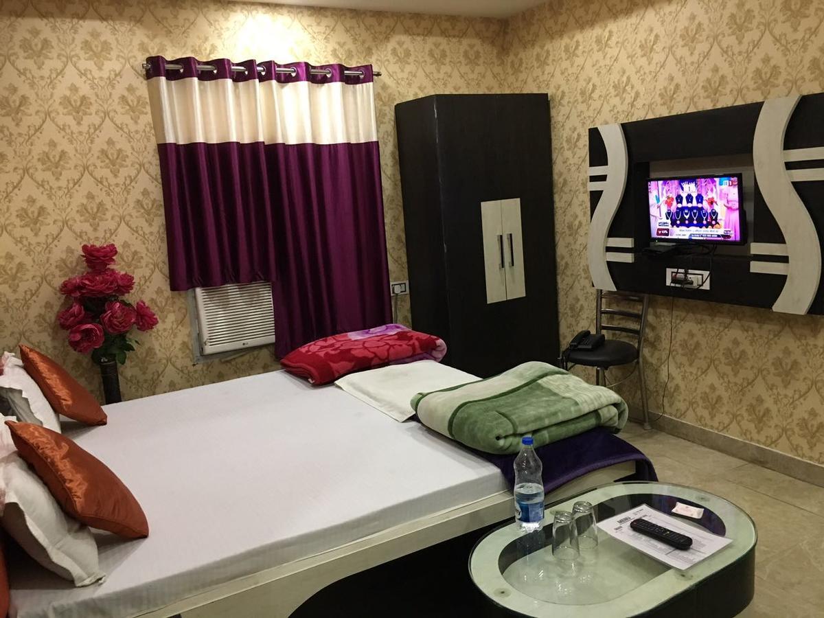 Hotel Natraj Sasarām Екстериор снимка